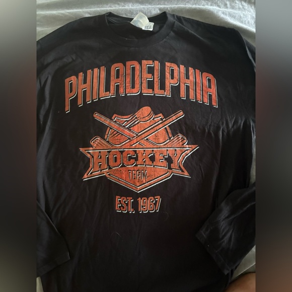 New- Philadelphia Hockey Team Long Sleeve Shirt official licensed merchandise - Picture 2 of 5